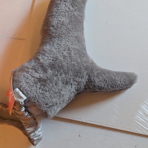 NWT Awesome Kids Grey Shark Tail Halloween Costume Accessory Michaels Creatology - Picture 4 of 9